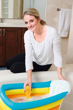 Baignoire Gonflable pour Bébé Bestway Squeaky Clean 76x48x33 cm avec Thermomètre et Bâton Central