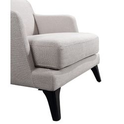 Butaca,  74  x  84  x  78 cm,  con reposa brazos y cojínes tapizados en beige |  Colección Delft