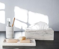 Caja para pañuelos, 24 x 13 x 8 cm, de poliresina en blanco | Colección Marble