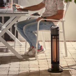 Riscaldatore elettrico portatile a infrarossi 1000 W, 20 x 20 x 61 cm, in alluminio nero | Collezione In & Out