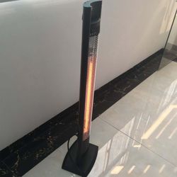 Riscaldatore elettrico portatile a infrarossi 2000 W, 17,2 x 7,4 x 102 cm, in alluminio nero | Collezione Tornado