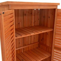 Garten-Schrank aus Holz Gardiun Emmy mit Klapptüren und Boden