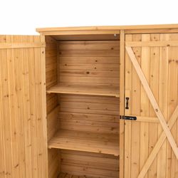 Caseta Armario Gardiun Sundy 140x52x162 cm en Madera Maciza para Exterior - Almacenamiento Resistente y Duradero al Aire Libre