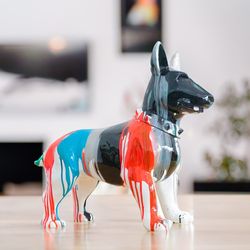 Figura Bull Terrier Shae, 59 x 23 x 51 cm, en poliresina multicolor