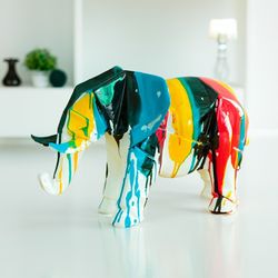 Statue d'éléphant Amón, 33 x 15 x 21 cm, en résine polymère multicolore