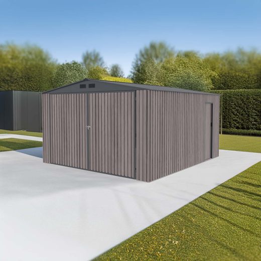 Garaje Metálico Gardiun Surrey 15,96 m² (380x420x232 cm) para 1 Coche | Doble Puerta Abatible, Puerta Lateral y Respiraderos | Diseño Efecto Madera