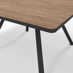 Tavolo da pranzo quadrato, 136 x 136 x 77 cm, in legno naturale e nero | Collezione Beni