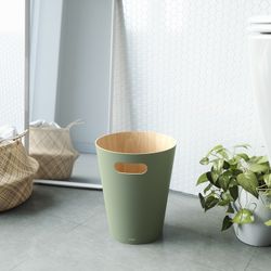 Cestino, 23 x 23 x 28 cm, in legno di faggio verde e naturale | Collezione Woodrow