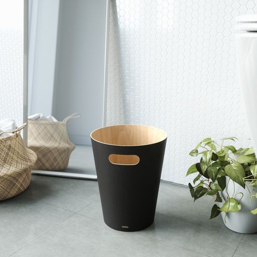 Cestino, 24,5 x 24,5 x 28 cm, in legno nero | Collezione Woodrow
