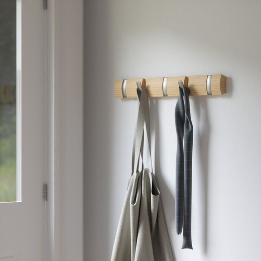 Perchero de pared, 51 x 3 x 6,5 cm, de madera de álamo y abs en natural | Colección Flip