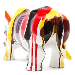 Rinoceronte, 54 x 18 x 24 cm, de poliresina multicolor