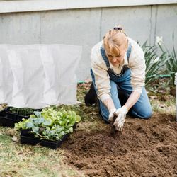 Saco Multiusos de Jardín Gardiun 90x150 cm en Polietileno Alta Densidad | Antigoteo | Cordón de Cierre | Reutilizable | Ideal para Transporte de Tierra, Hojas y Residuos