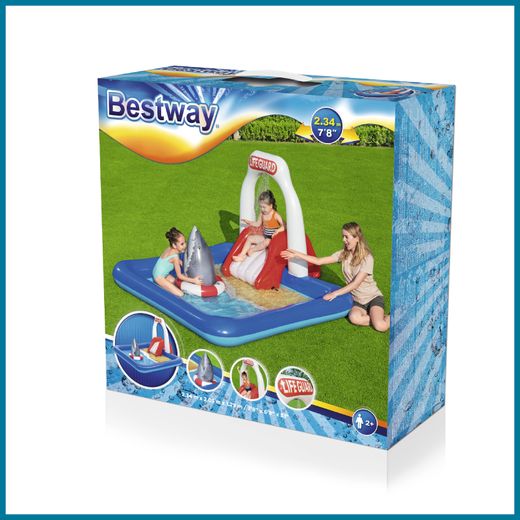 Brinquedo inflável Bestway Lifeguard Tower Play Center 234x203x129 cm com pulverizadores, escorregador e tubarão inflável