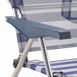 Sedia da spiaggia pieghevole con braccioli, 62 x 81 x 86 cm, in alluminio e textilene, blu e bianco | Collezione Beach