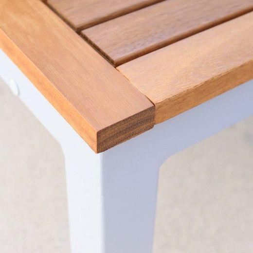 Poltrona da giardino, 78,2 x 76,6 x 73 cm, in alluminio grigio e legno naturale | Collezione Bérgamo