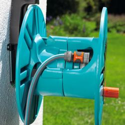 Soporte Portamanguera Gardena Classic 60 con Conexión Grifo y Antigoteo